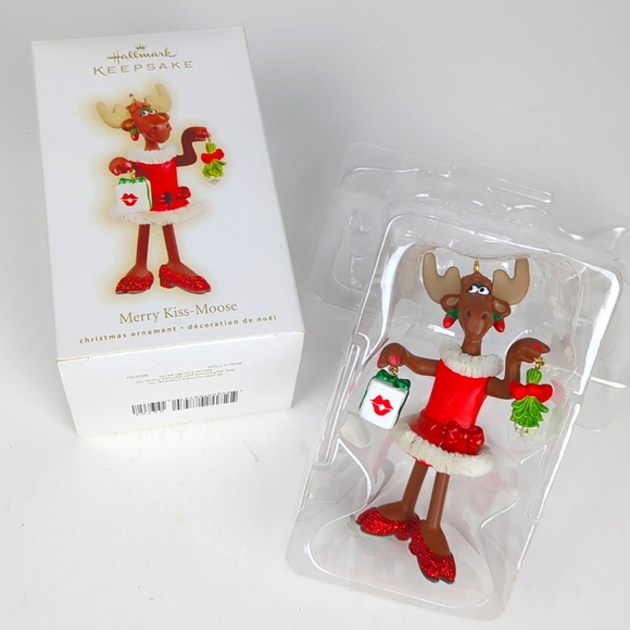 Hallmark Other - HALLMARK Keepsake Ornament Merry Kiss-Moose In Box 2009
